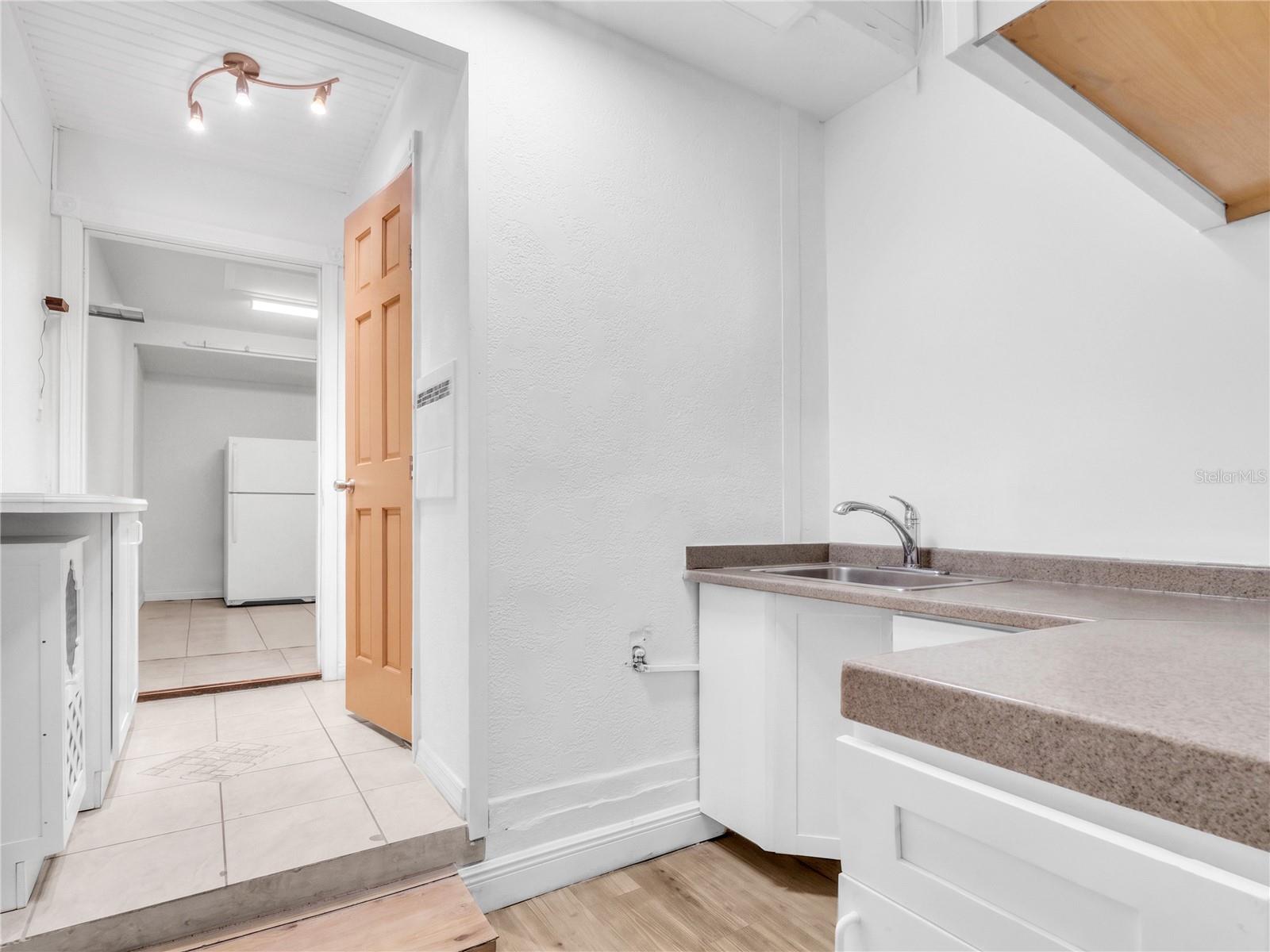 PINECREST VILLA - Residential