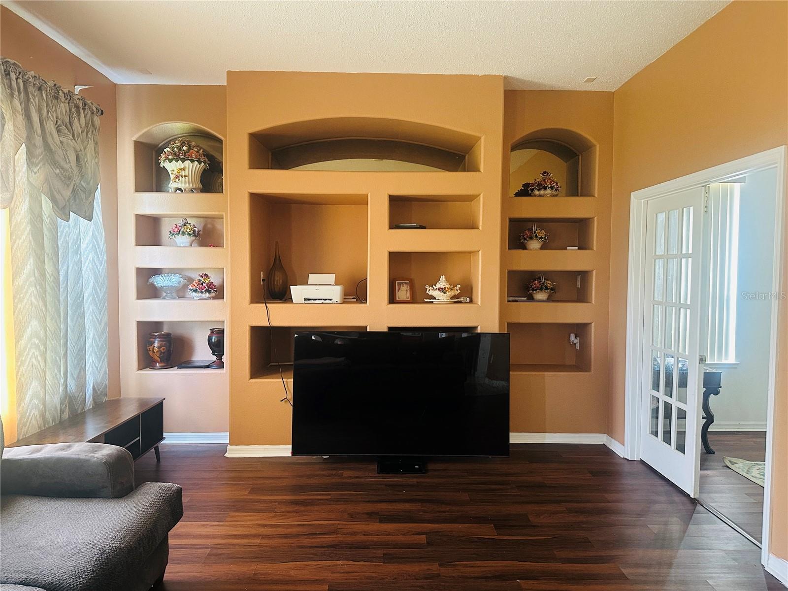 SANDHILL PRESERVE - Residential