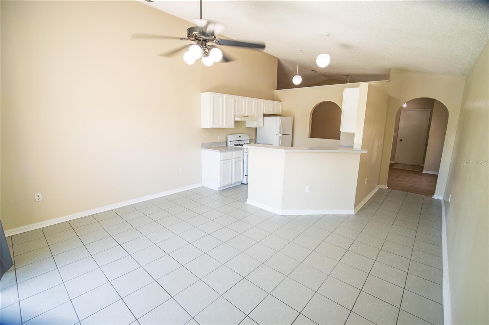 VALENCIA WOODS - Residential