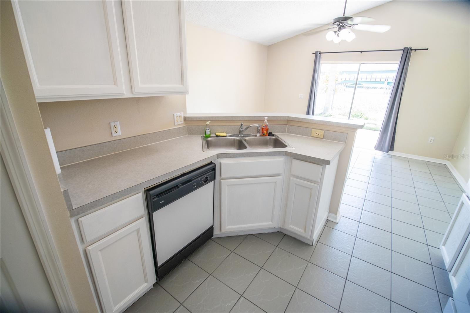 VALENCIA WOODS - Residential