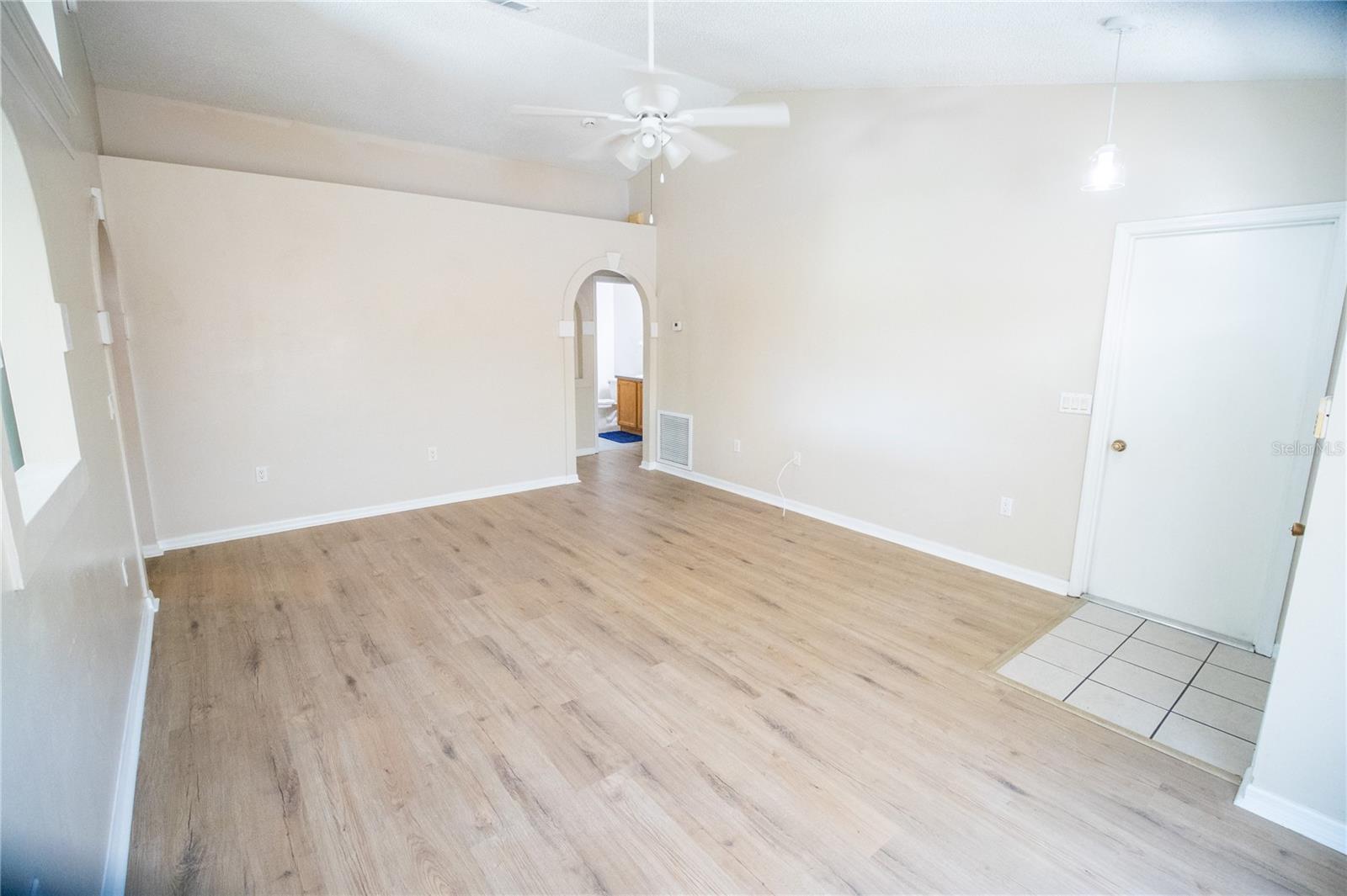 VALENCIA WOODS - Residential