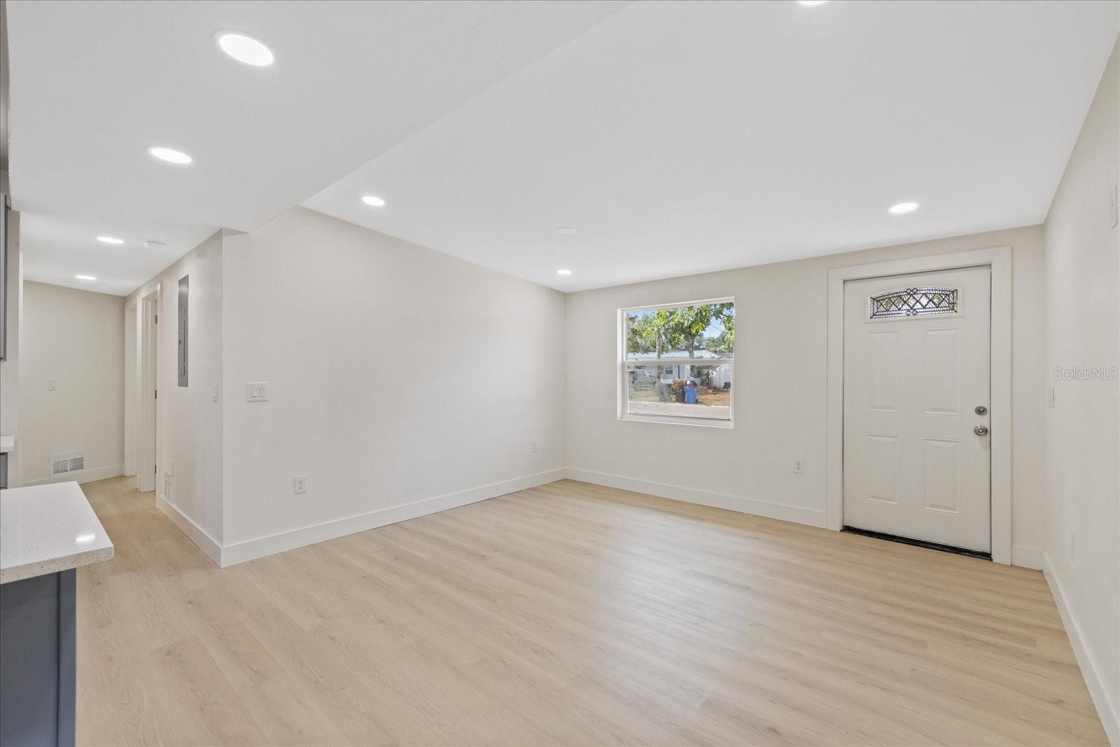 BAY BREEZE - Residential