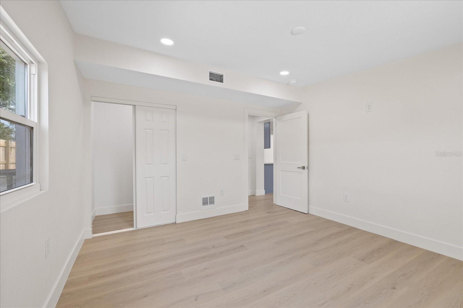 BAY BREEZE - Residential