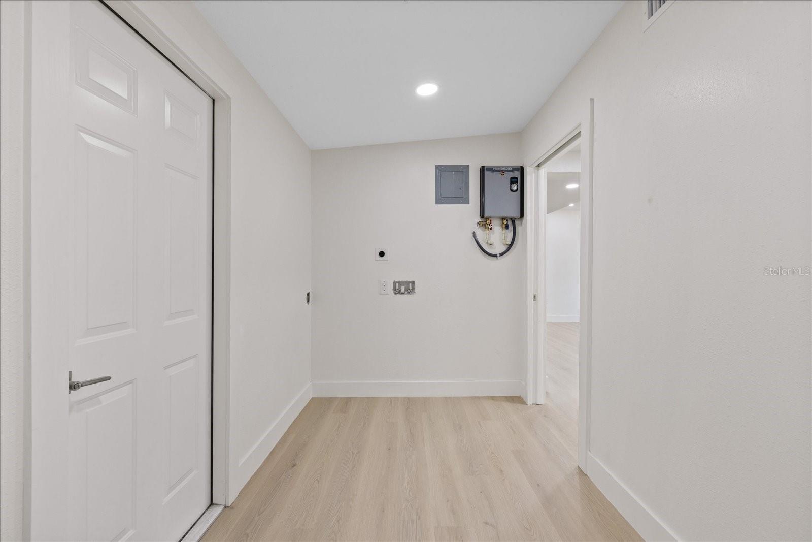 BAY BREEZE - Residential