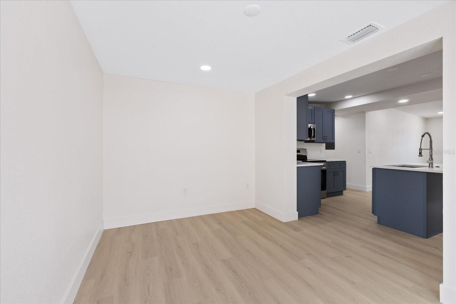 BAY BREEZE - Residential