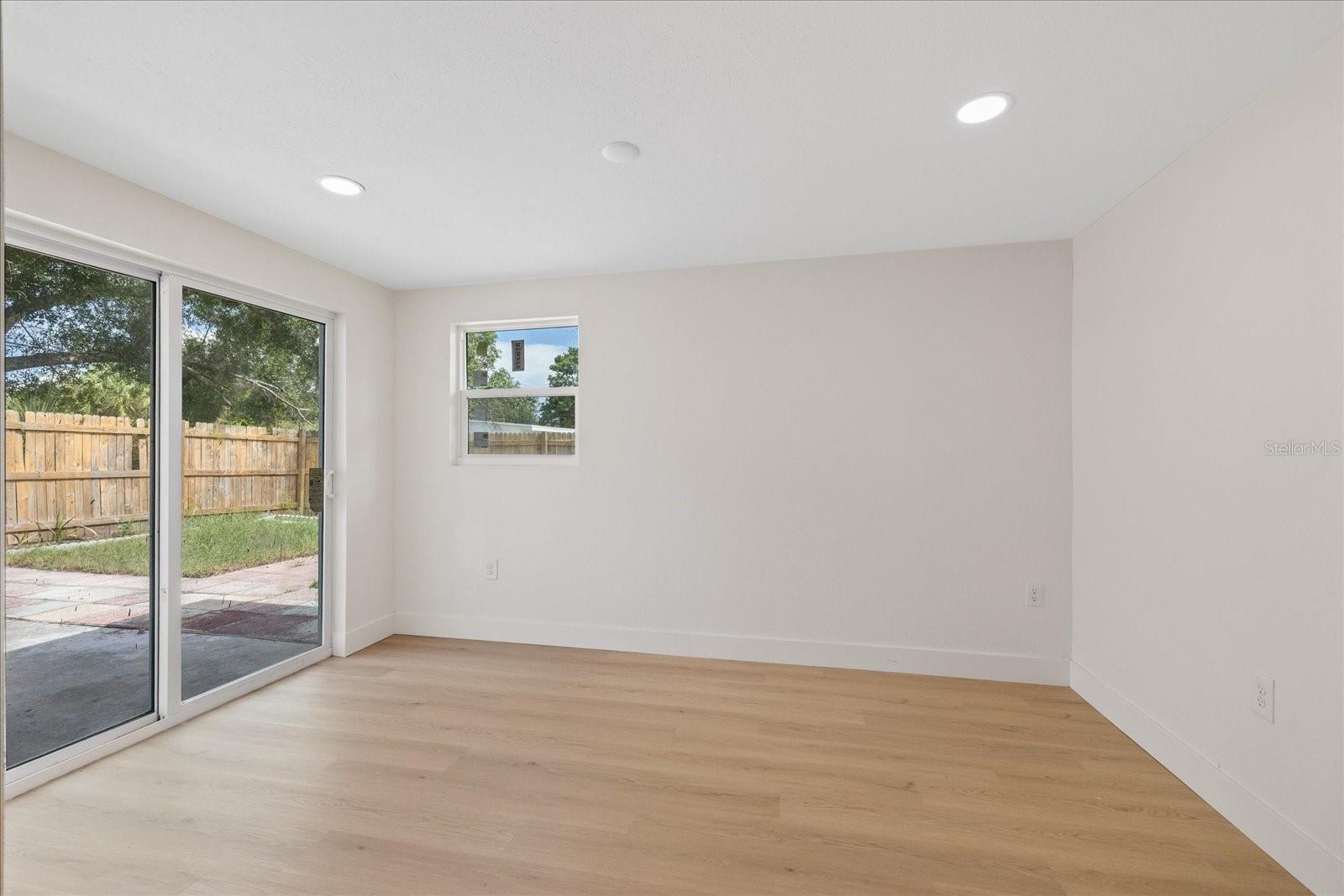 BAY BREEZE - Residential