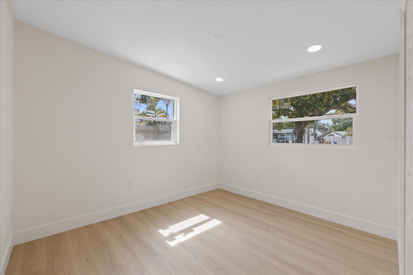BAY BREEZE - Residential