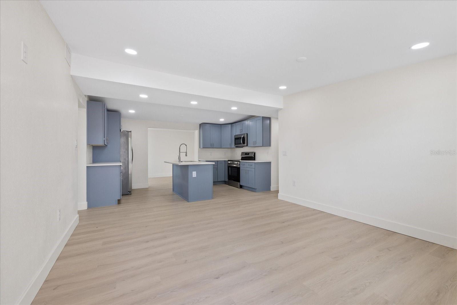 BAY BREEZE - Residential