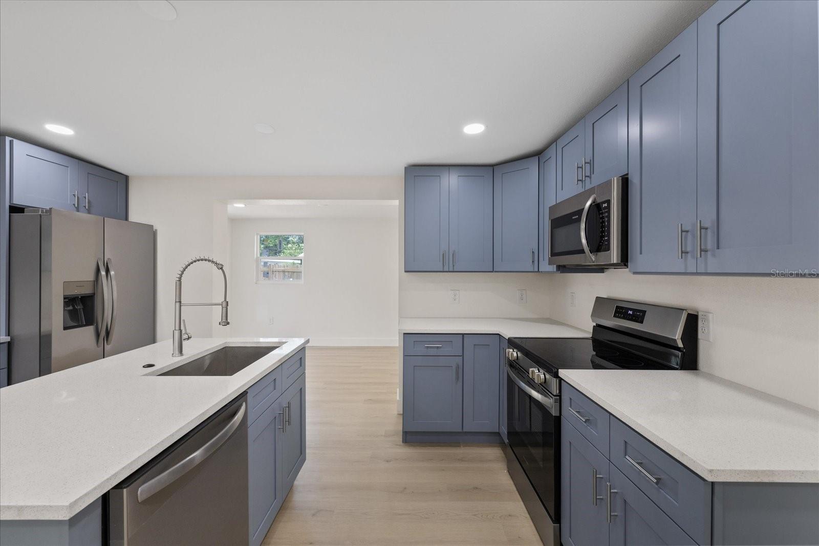 BAY BREEZE - Residential