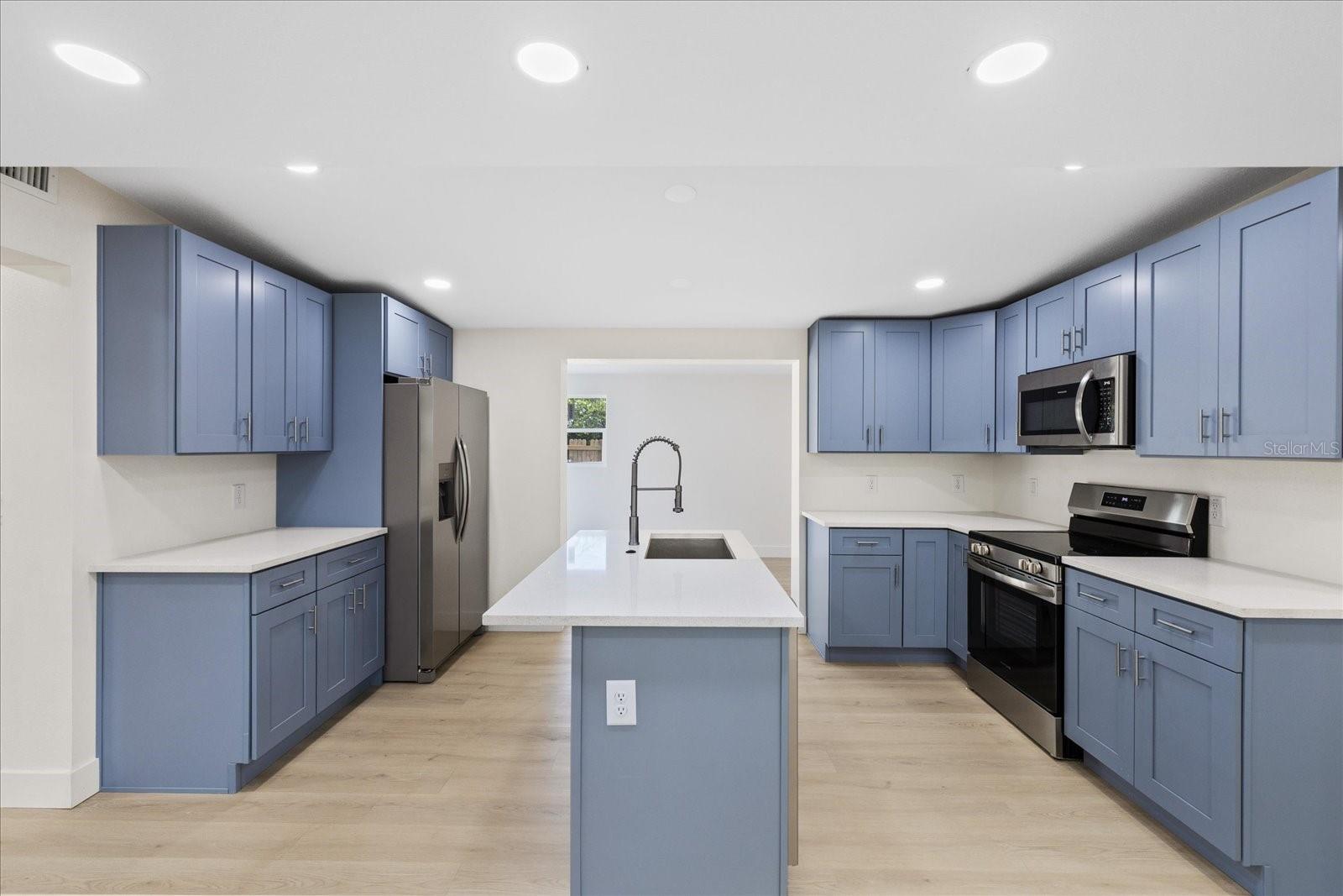 BAY BREEZE - Residential