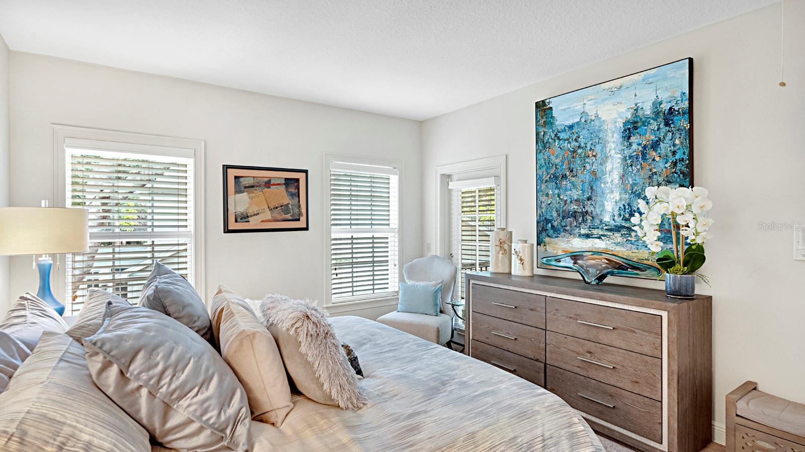 COUNTRY CLUB OAKS TWNHMS - Residential
