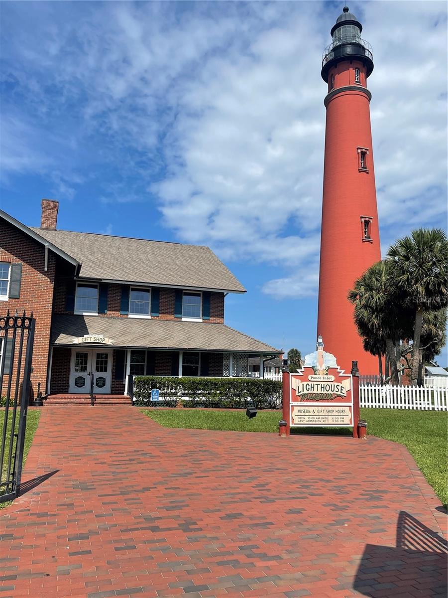 LIGHTHOUSE SHORES - Land