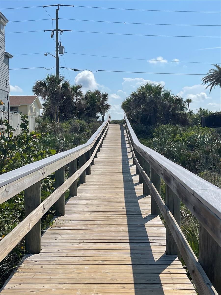 LIGHTHOUSE SHORES - Land