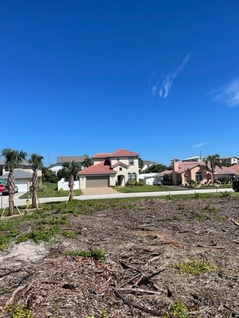LIGHTHOUSE SHORES - Land