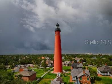 LIGHTHOUSE SHORES - Land