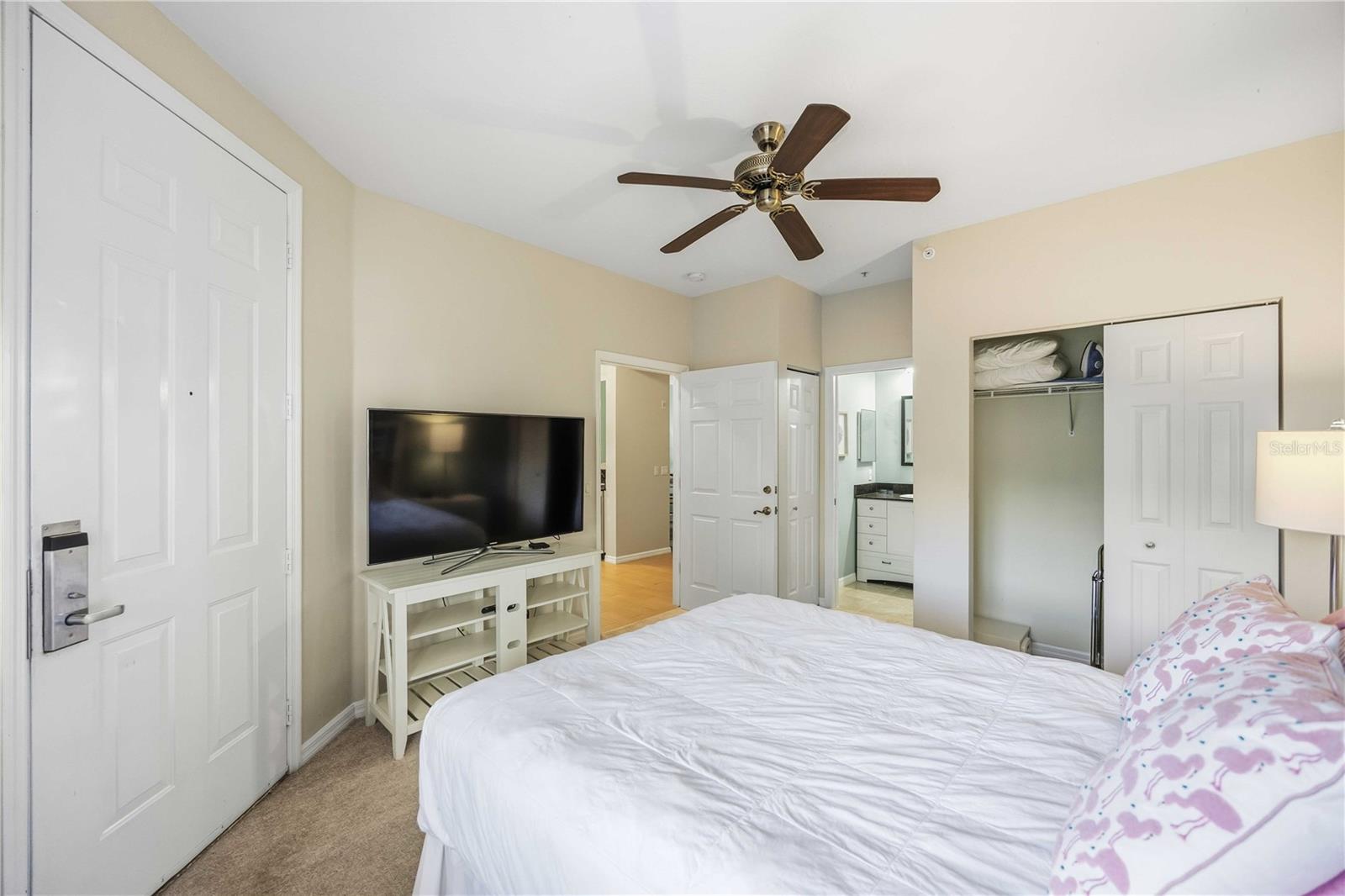 ACADEMY RESORT LODGE - Residential