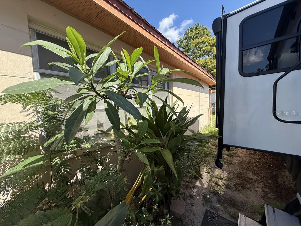 TILSEN MANOR BLKS 2 3 4 5 6 8 - Residential