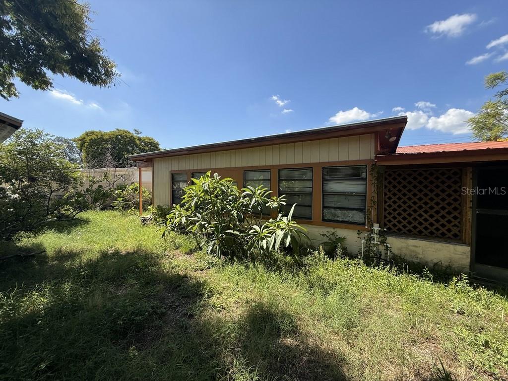 TILSEN MANOR BLKS 2 3 4 5 6 8 - Residential