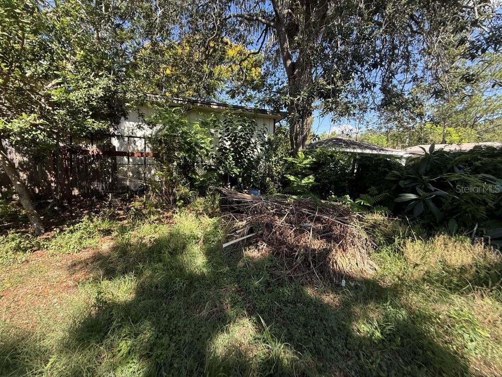 TILSEN MANOR BLKS 2 3 4 5 6 8 - Residential