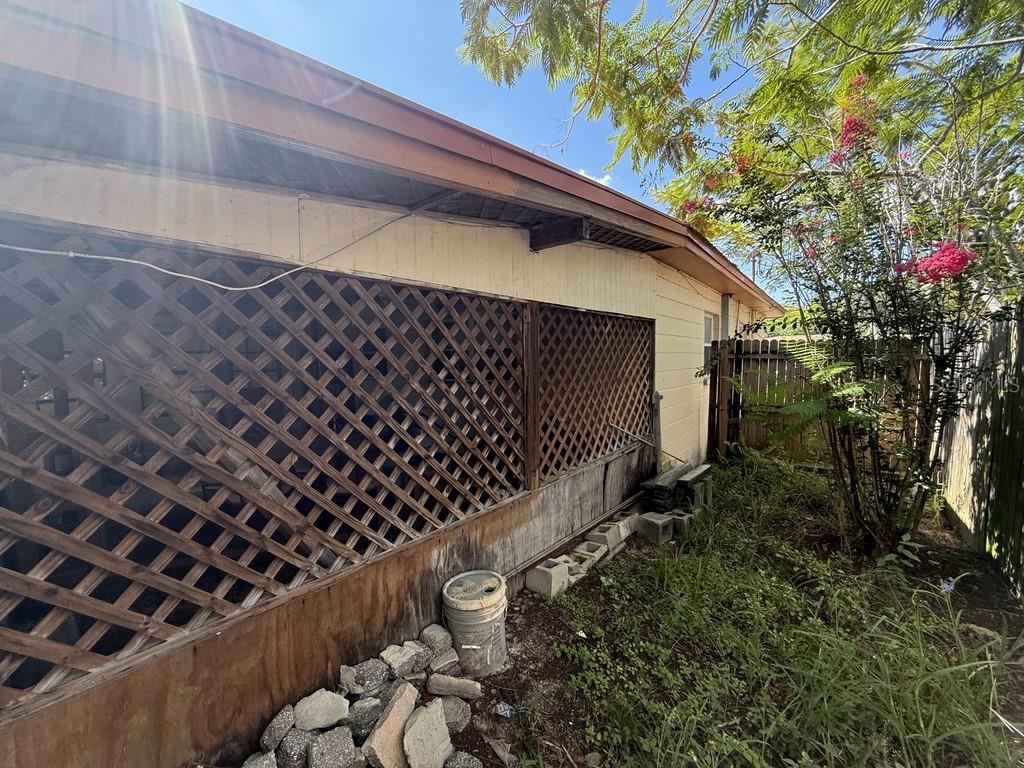 TILSEN MANOR BLKS 2 3 4 5 6 8 - Residential