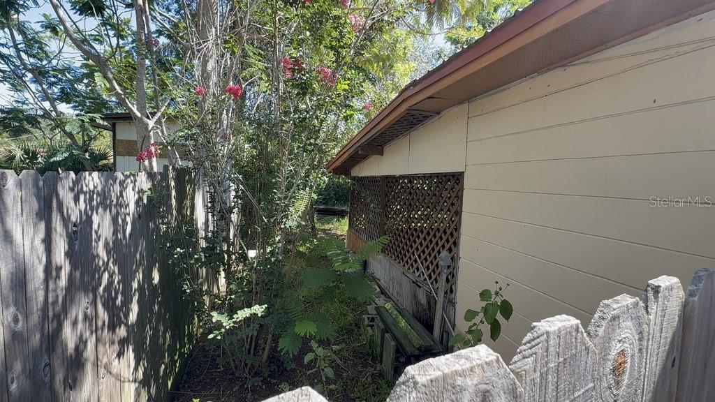 TILSEN MANOR BLKS 2 3 4 5 6 8 - Residential