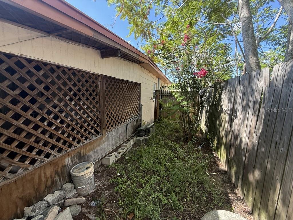 TILSEN MANOR BLKS 2 3 4 5 6 8 - Residential