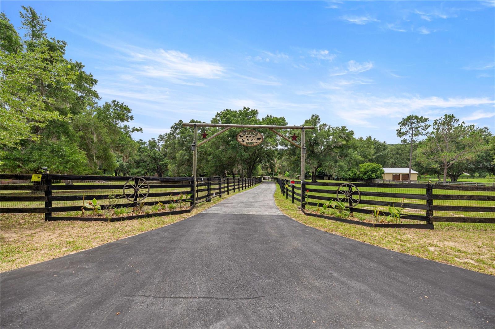 VIEW TOP ESTATES - Residential