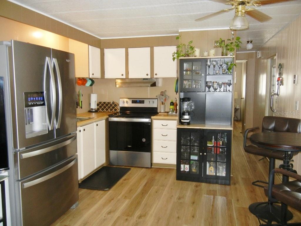 LES CHATEAU VILLA MOBILE HOME PARK - Residential