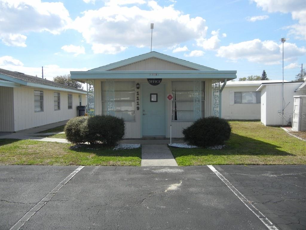 LES CHATEAU VILLA MOBILE HOME PARK - Residential