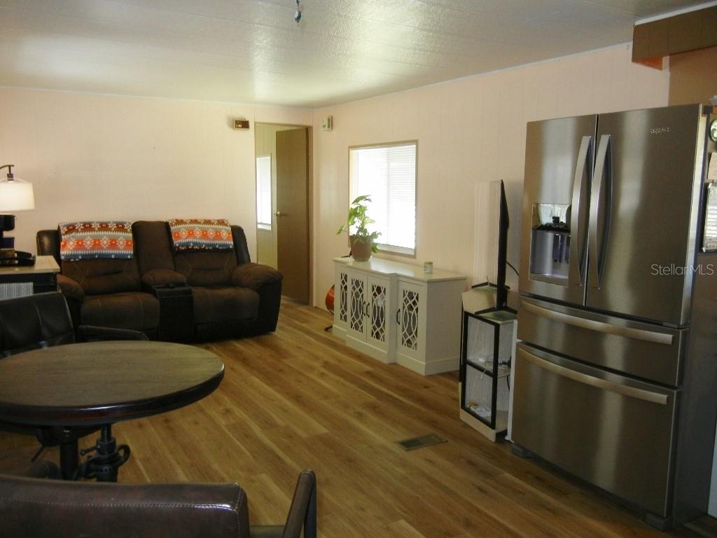 LES CHATEAU VILLA MOBILE HOME PARK - Residential