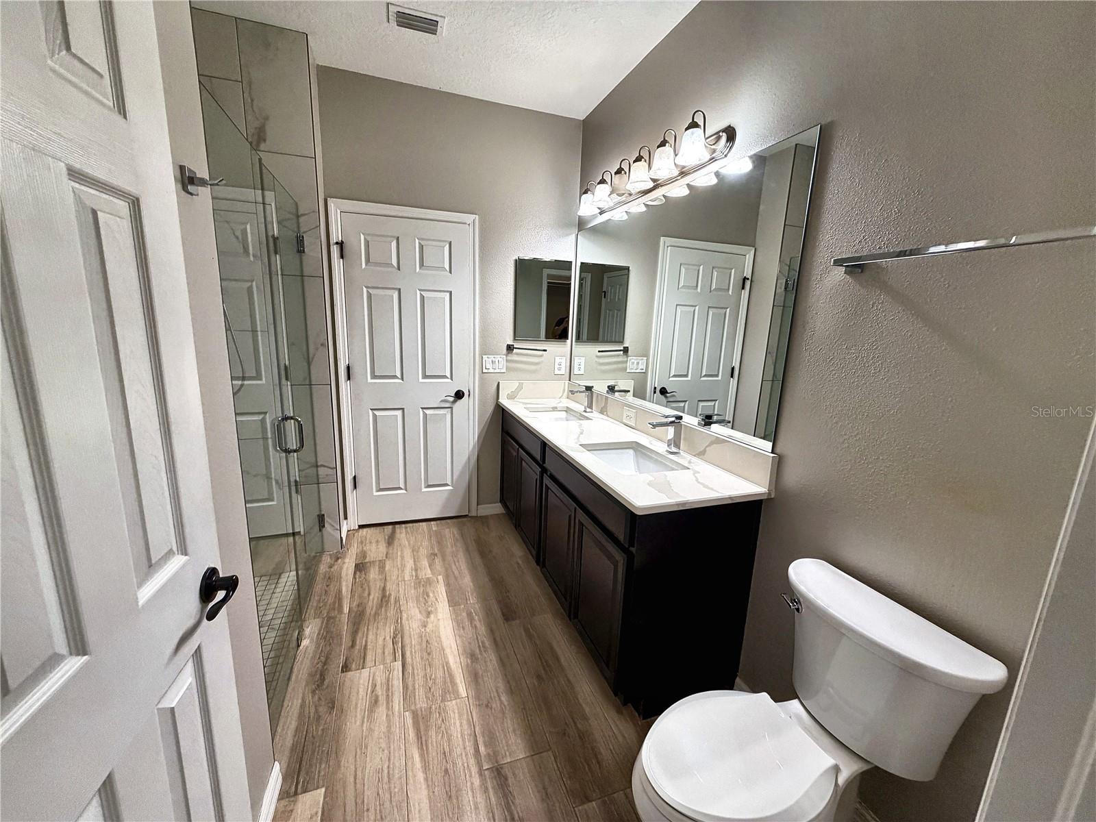 HIDDEN BAYOU TWNHMS - Residential Lease