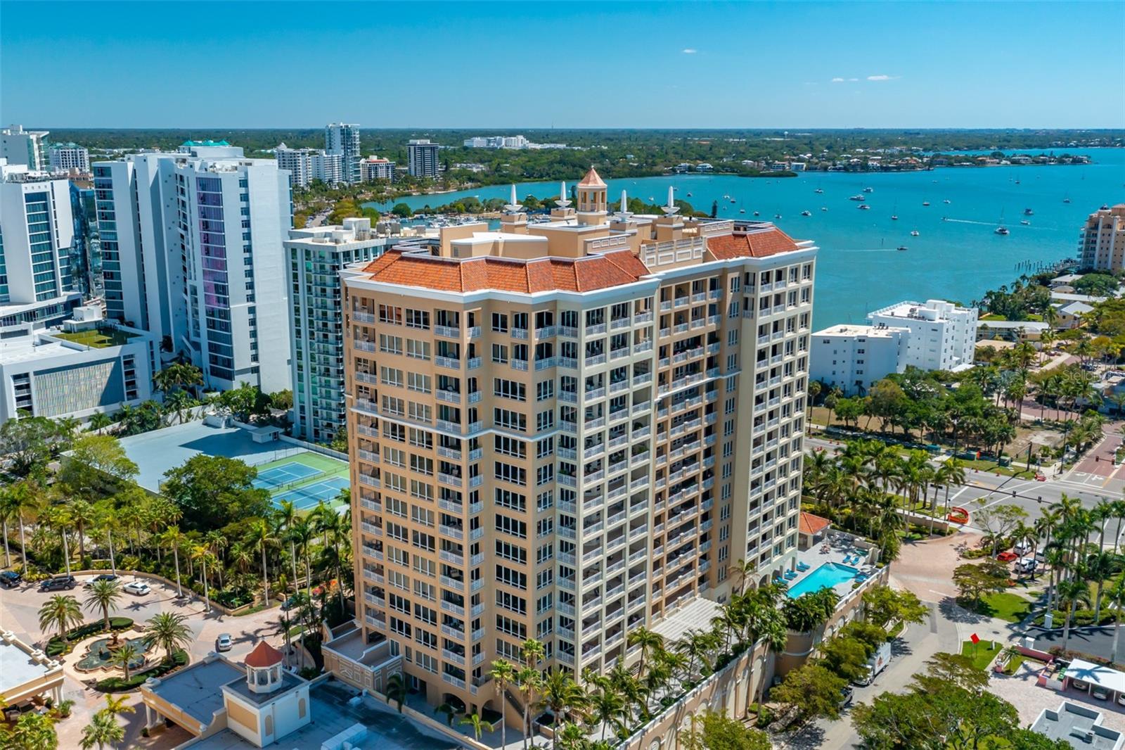 THE TOWER RESIDENCES - Residential