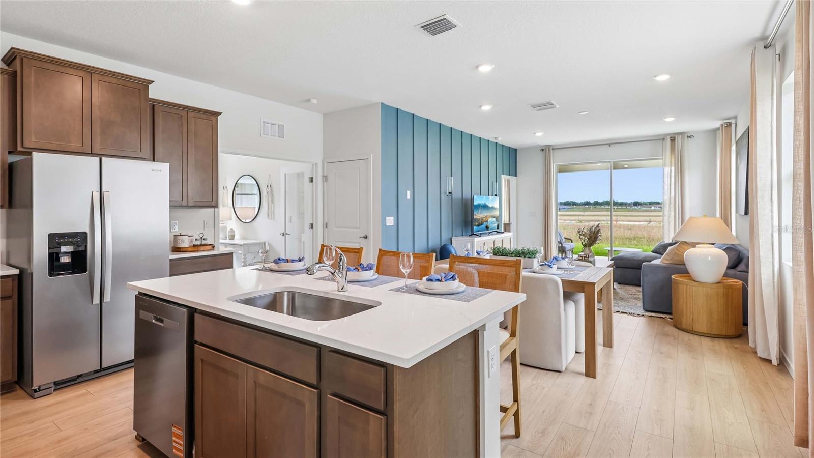 TWISTED OAKS - Residential