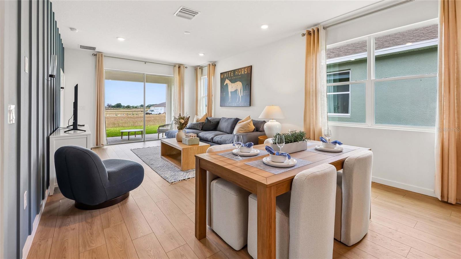 TWISTED OAKS - Residential