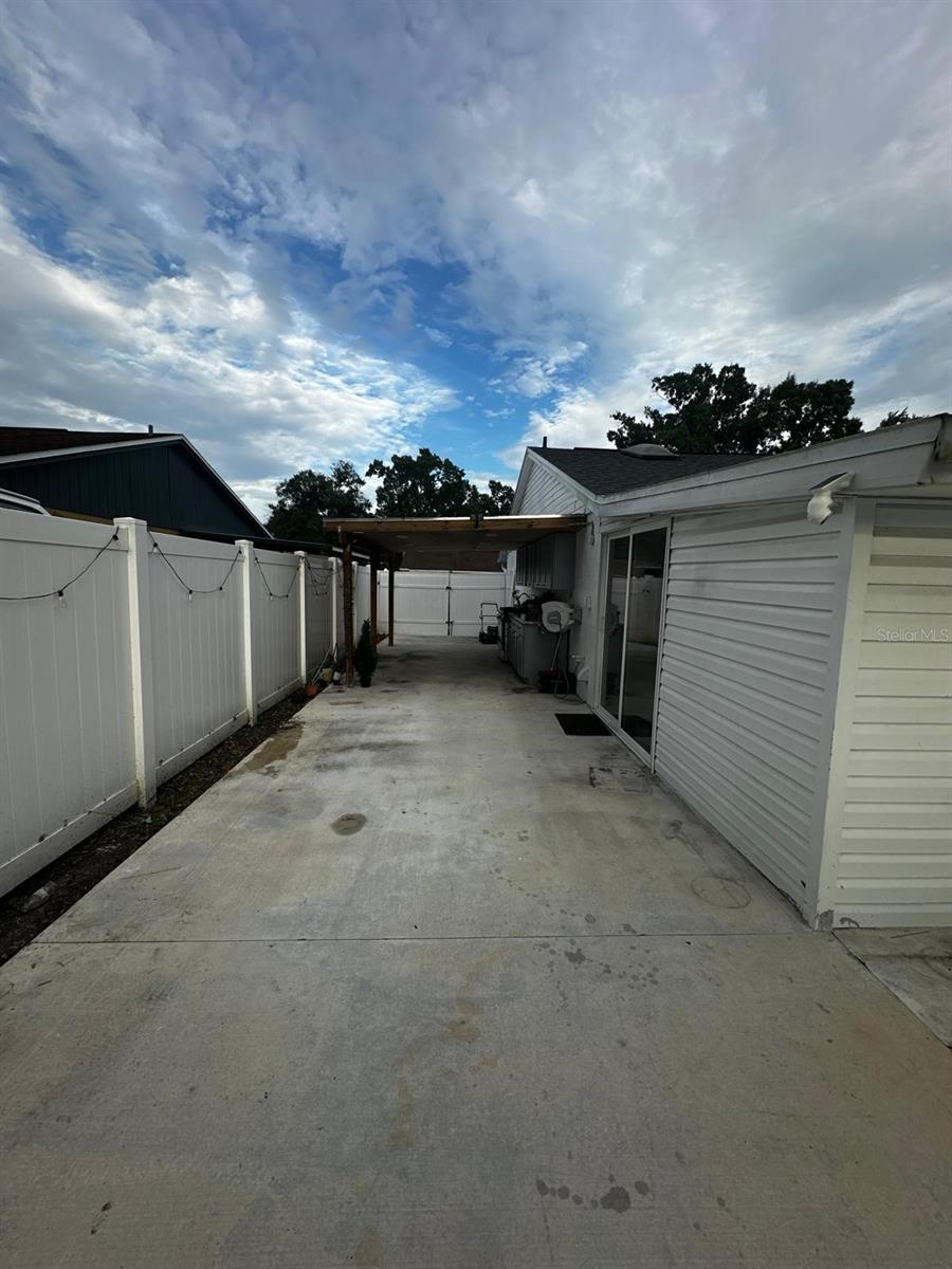 NORTH LAKES SEC B UNIT - Residential