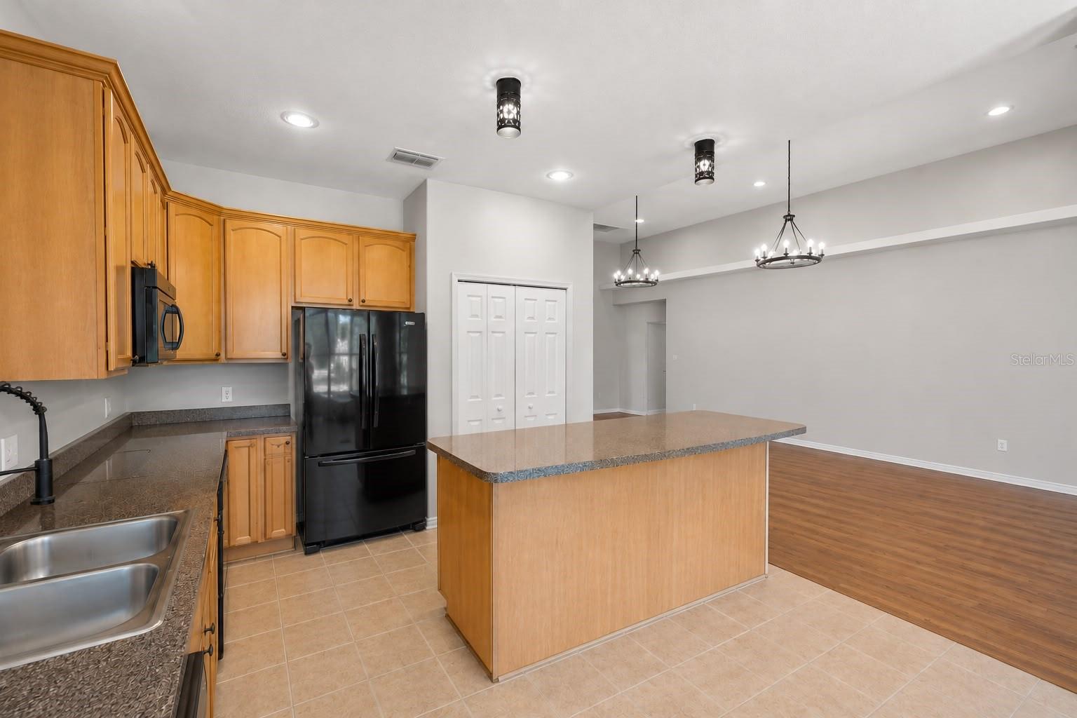OAKS PH 1 B2 - Residential