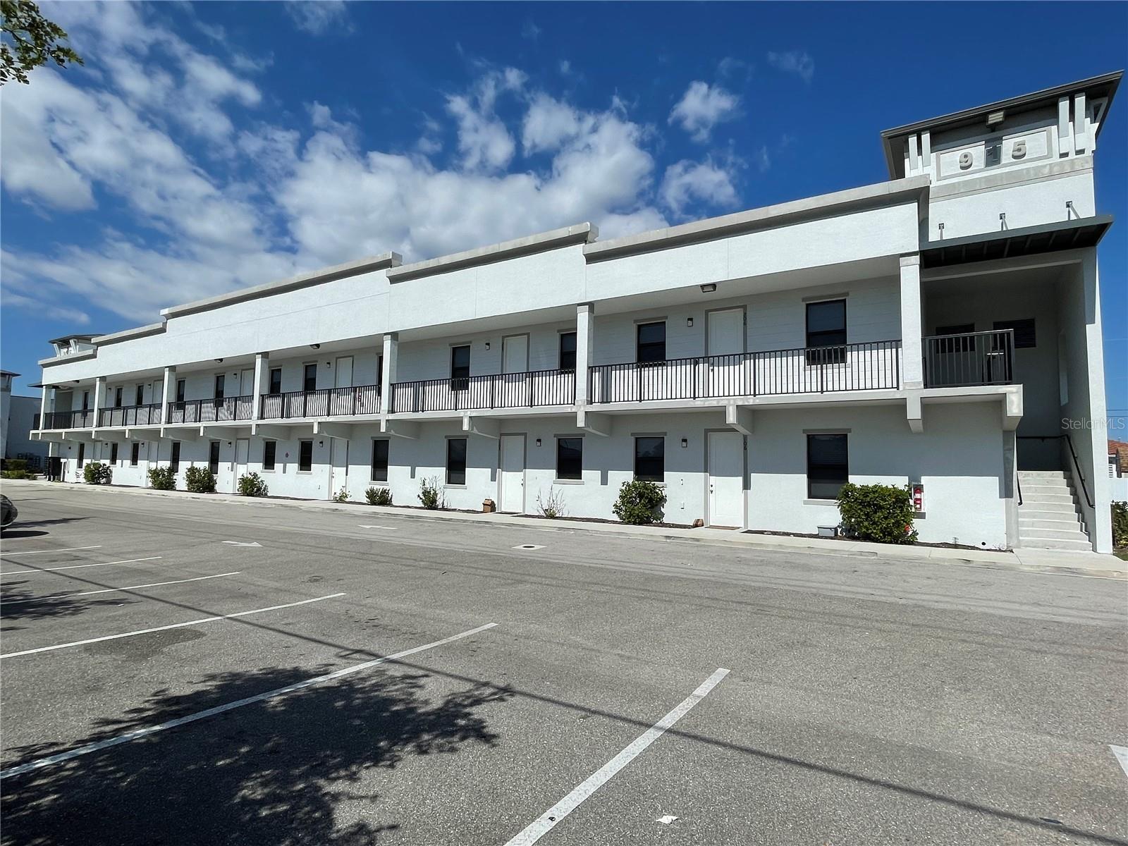 CAPE CORAL - Commercial Sale