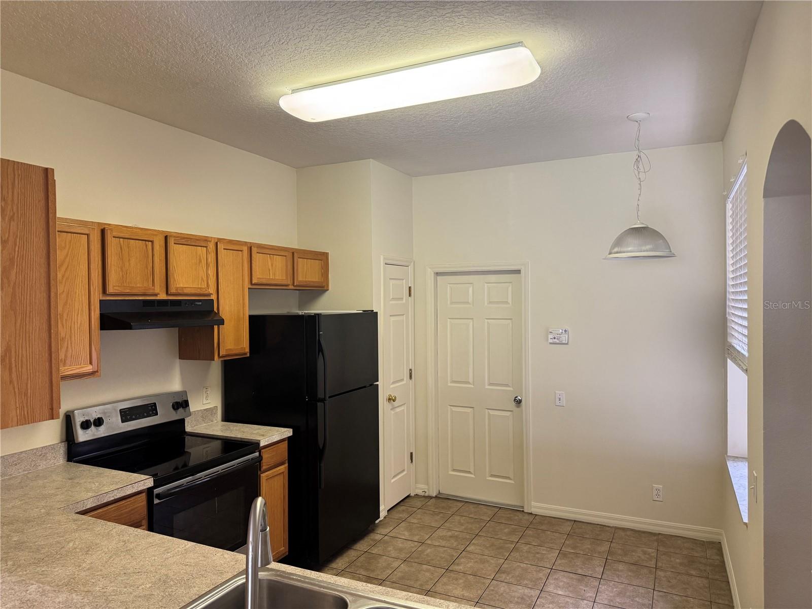 TOWNHOMES AT SABAL POINTE - Residential Lease