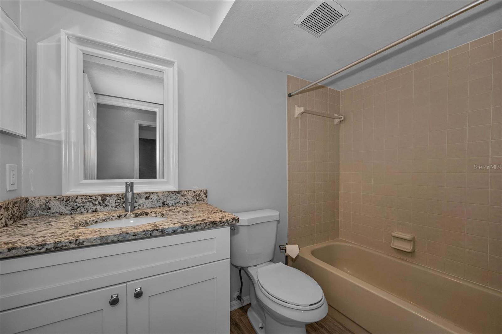 LINKS THE CONDO - Residential