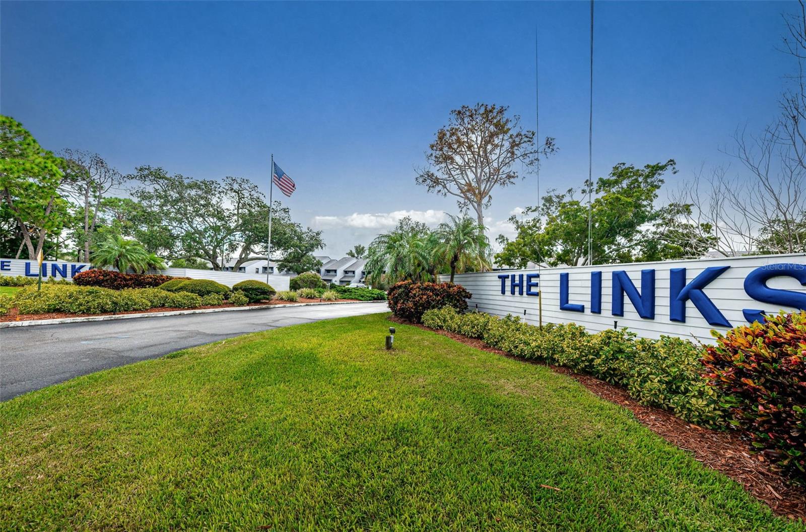 LINKS THE CONDO - Residential