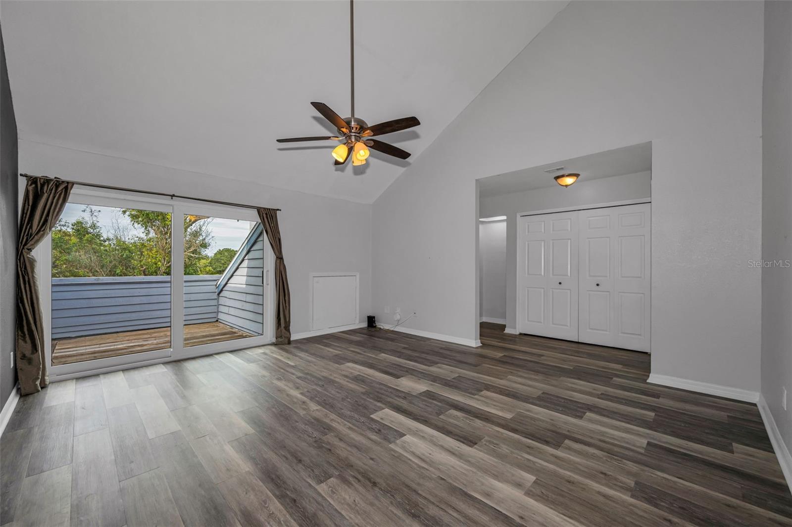 LINKS THE CONDO - Residential
