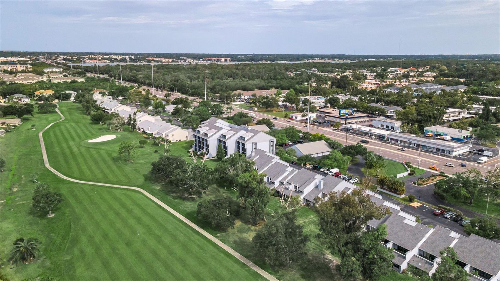 LINKS THE CONDO - Residential