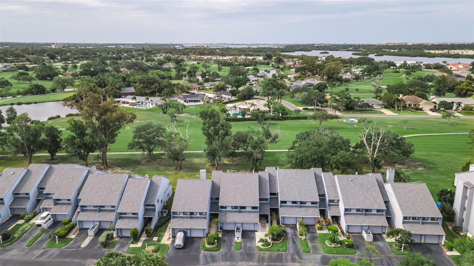 LINKS THE CONDO - Residential