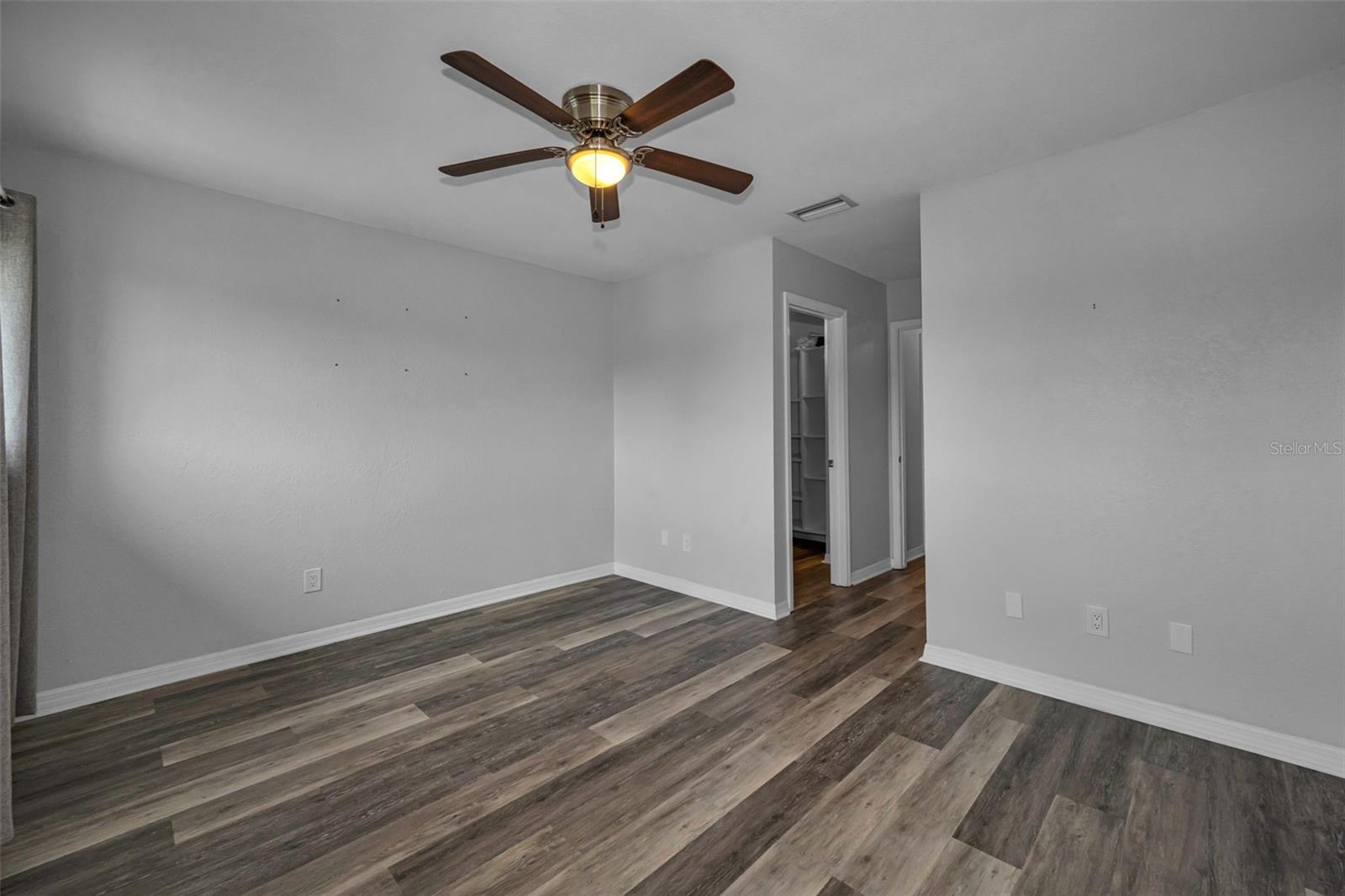 LINKS THE CONDO - Residential