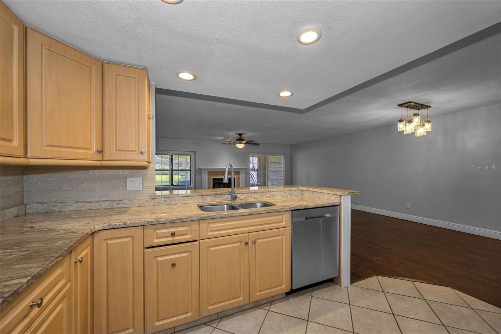 LINKS THE CONDO - Residential