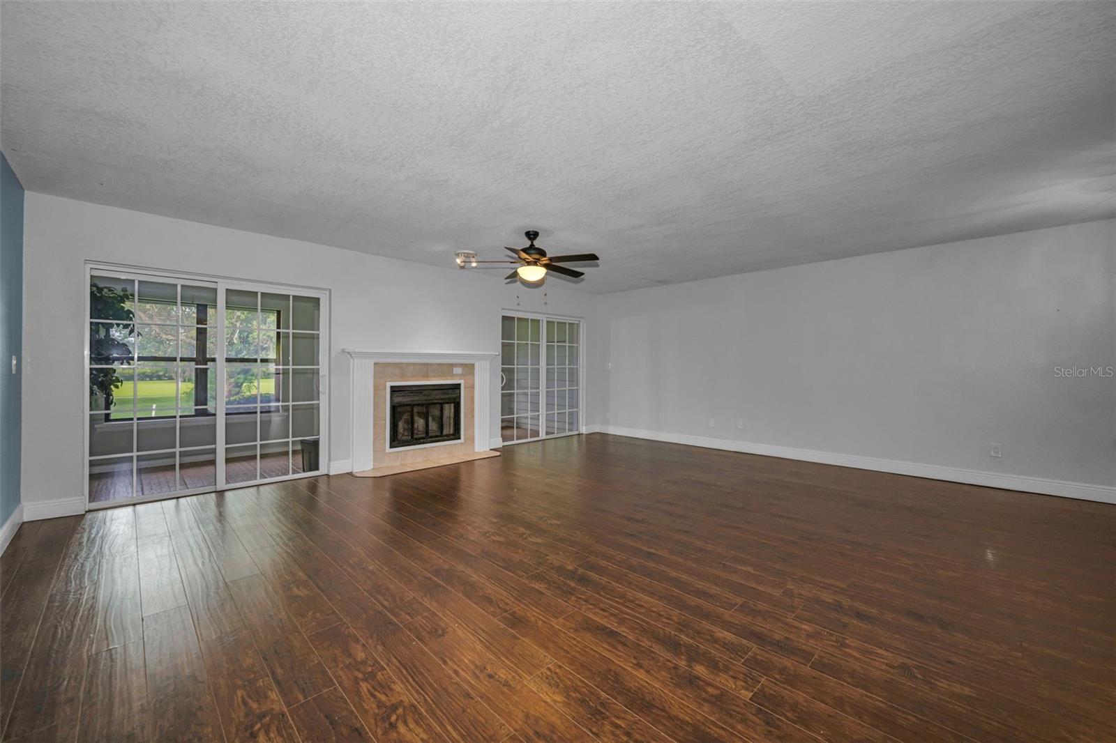 LINKS THE CONDO - Residential
