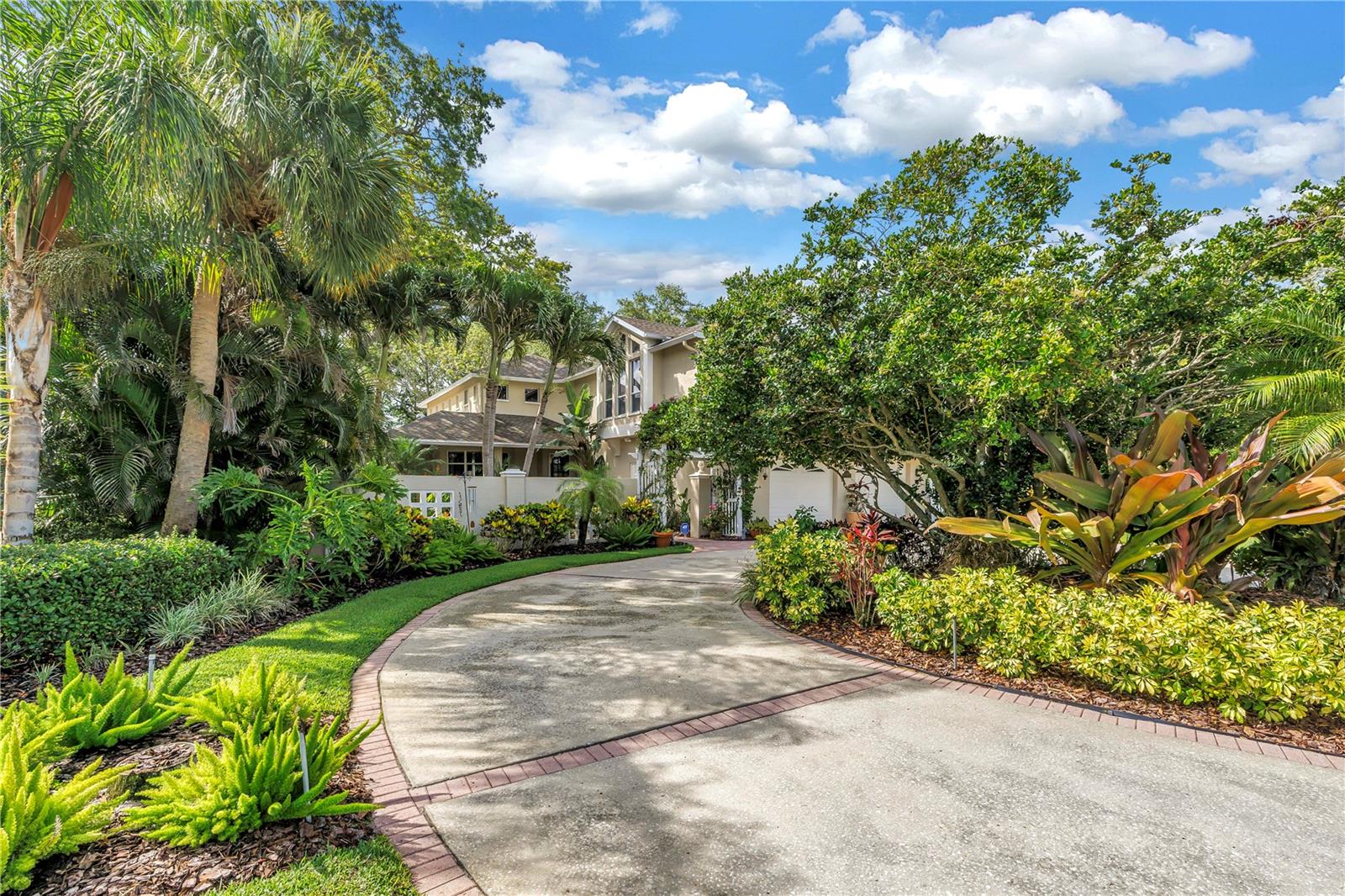 CARLTON ESTATES A PT REP OF LT 7 - Residential