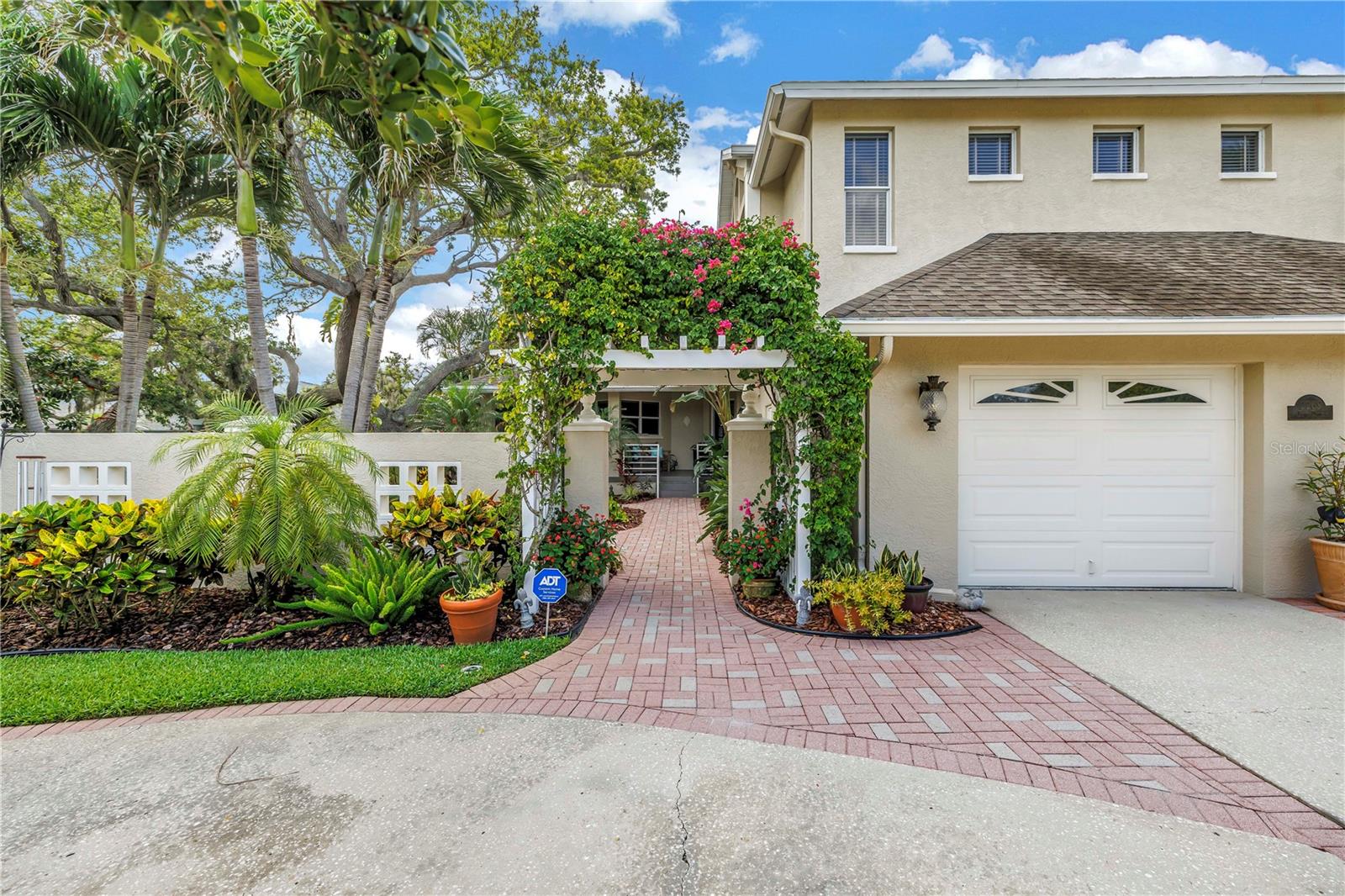 CARLTON ESTATES A PT REP OF LT 7 - Residential