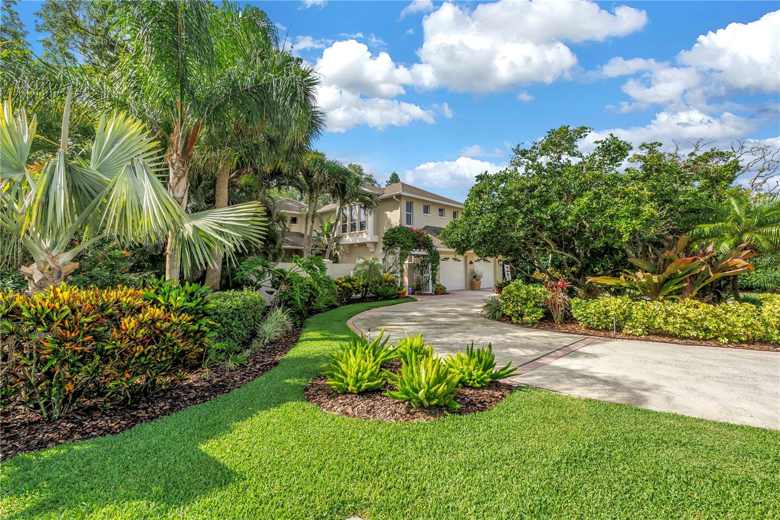 CARLTON ESTATES A PT REP OF LT 7 - Residential