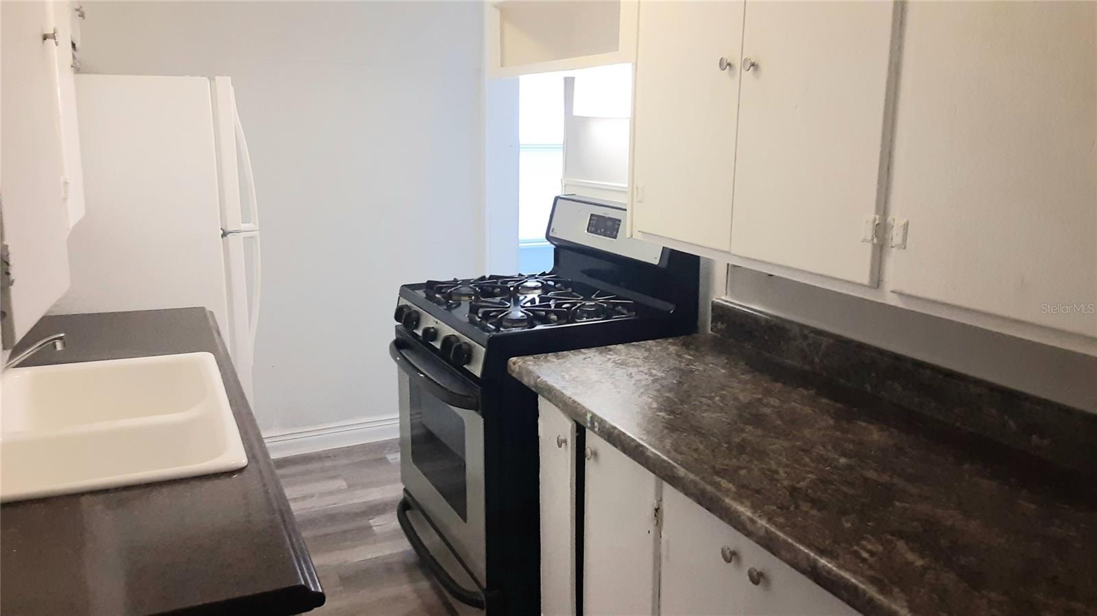 HUSTONS DAYTONA BEACH - Residential Income